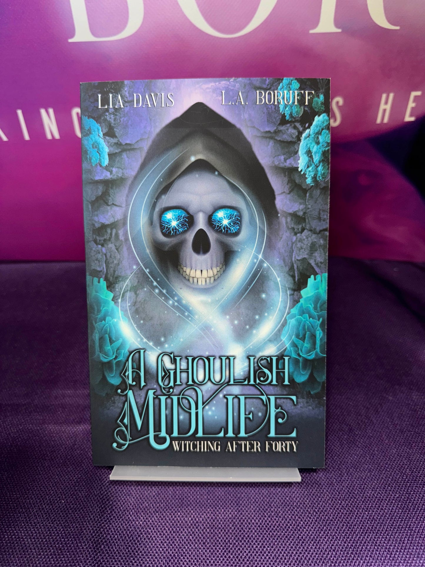A Ghoulish Midlife: A Paranormal Women's Fiction Novel (Witching After Forty)